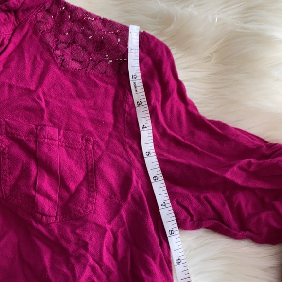 Cato fuchsia lace shoulders button down blouse - Picture 15 of 17